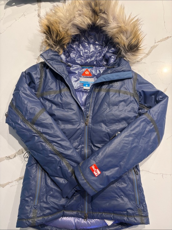 Columbia Jackets & Blazers - Columbia Navy Blue Ski Jacket with Faux Fur Trim Hood